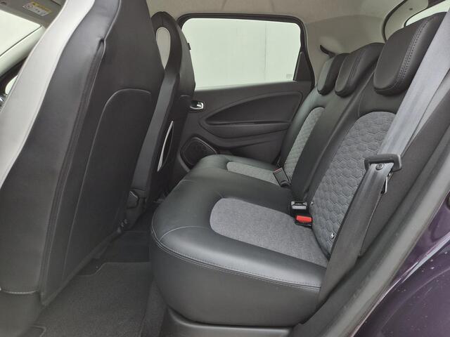 Renault ZOE R135 Intens 52 kWh / SOH 94% / Koop accu / dealer onderhouden / CCS Snelladen / Achteruitrijcamera / Cruise control / Apple Carplay Android Auto / Warmtepomp / Parkeersensoren voor en achter /