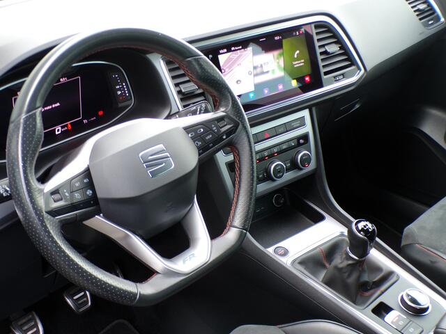 Seat ATECA 1.0 TSI FR Business Intense, Full LED / Sensoren + Camera / Carplay + Android Auto / Stoelverwarming / Navigatie / 18'' LMV