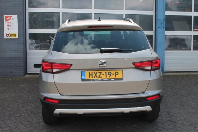 Seat ATECA 1.4 ECOTSI ST BNSINT Automaat / Lederen bekleding / Apple car play