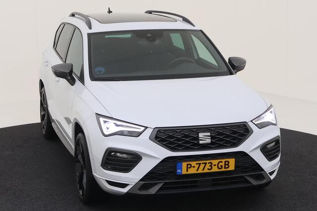 Seat ATECA 1.5 TSI 150pk DSG FR Business Intense Panorama Beats Trekhaak LED Navigatie Stoelverwarming