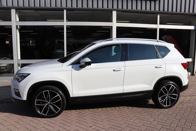 Seat ATECA 1.5 TSI Xcellence Business Intense. Wegklapbare trekhaak. Eerste eigenaar.