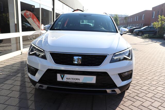 Seat ATECA 1.5 TSI Xcellence Business Intense. Wegklapbare trekhaak. Eerste eigenaar.