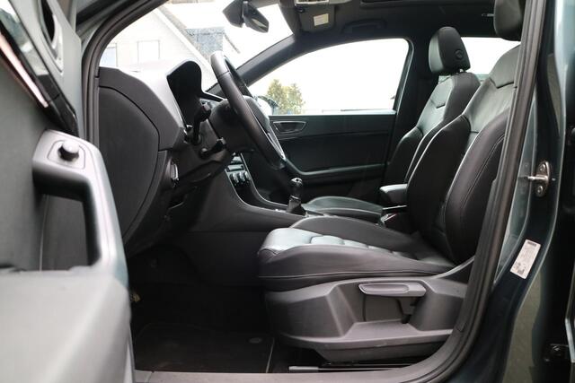 Seat ATECA 1.4 EcoTSI Xcellence | DSG | Panorama! | Trekhaak! | Camera! |