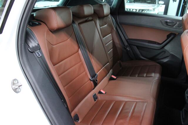 Seat ATECA 2.0 TDI Xcellence 4DRIVE DSG Automaat / Pano. / Stoelverwarming / Trekhaak Wegklapbaar / 360° Camera / 19'' LMV /