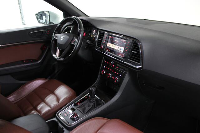 Seat ATECA 2.0 TDI Xcellence 4DRIVE DSG Automaat / Pano. / Stoelverwarming / Trekhaak Wegklapbaar / 360° Camera / 19'' LMV /