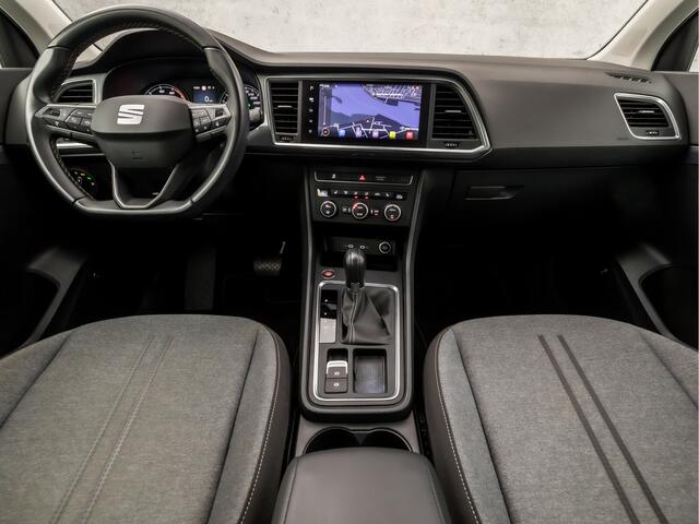 Seat ATECA 1.5 TSI Sport 150Pk Automaat (APPLE CARPLAY, GROOT NAVI, BEATS AUDIO, STUUR/STOELVERWARMING, SPORTSTOELEN, CRUISE, LED KOPLAMPEN, DAB+, NIEUWSTAAT)