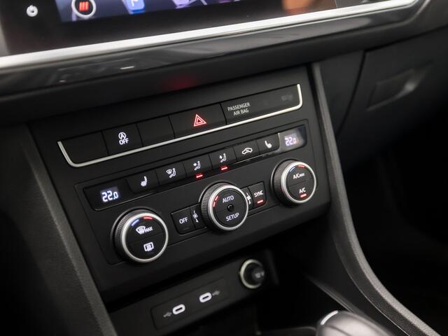 Seat ATECA 1.5 TSI Sport 150Pk Automaat (APPLE CARPLAY, GROOT NAVI, BEATS AUDIO, STUUR/STOELVERWARMING, SPORTSTOELEN, CRUISE, LED KOPLAMPEN, DAB+, NIEUWSTAAT)