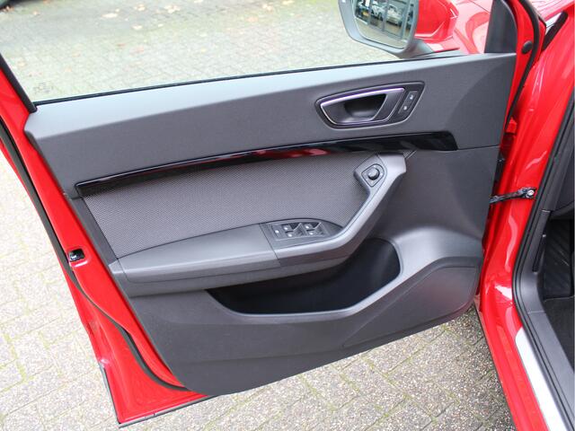 Seat ATECA 1.5 TSI 150PK Automaat Xcellence Business Intense 1e EIG/NAVI/ACC/Panoramadak/Trekhaak/360°/LED/Voorruitverwarming/DAB+/NAP!