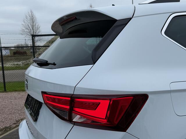 Seat ATECA 1.0 EcoTSI Style | Trekhaak | Dealer onderhouden | Navi | Stoelverw. |
