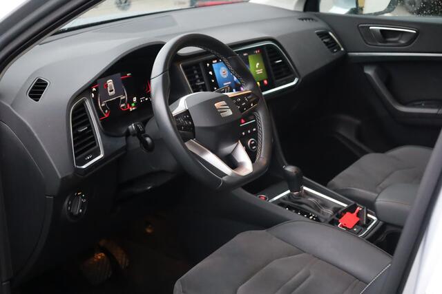 Seat ATECA 1.5 TSI Style Business Intense 110KW/150PK DSG, wegklapbare trekhaak, leder alcantara, achteruitrijcamera, stoel en stuurwielverwarming, acc, adaptieve cruise control, digital cockpit, privacy glas, chroom pakket