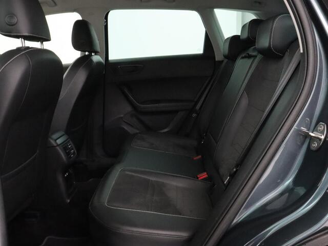 Seat ATECA 2.0 TDI FR Intens | Leder/Alcantara | Stoelverwarming | 360 Camera | Trekhaak | BeatsAudio | Adaptive cruise | Virtual Cockpit | Carplay | Navigatie | Full LED