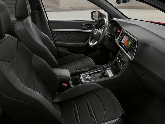 Seat ATECA FR Business Intense 1.5 TSI 150 PK | Panoramadak | Trekhaak | Adaptive cruise control | Stoelverwarming