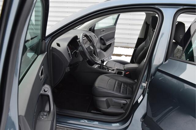Seat ATECA 1.5 TSI Style Business Intense O.a; Haak, Pano, Leder, Stoelverw, Camera, Carplay, Etc. All-in prijs!