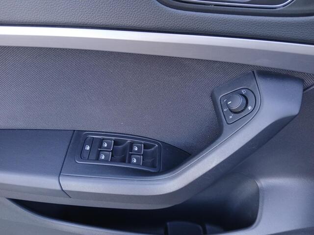 Seat ATECA 1.5 TSI FR Business Intense DSG-7 + Camera etc.