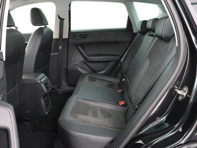 Seat ATECA 1.5 TSI Style Intense | Trekhaak | Leder/Alcantara | Carplay | Camera | Park Assist | Full LED | Navigatie | Climate control | Cruise control | Bluetooth