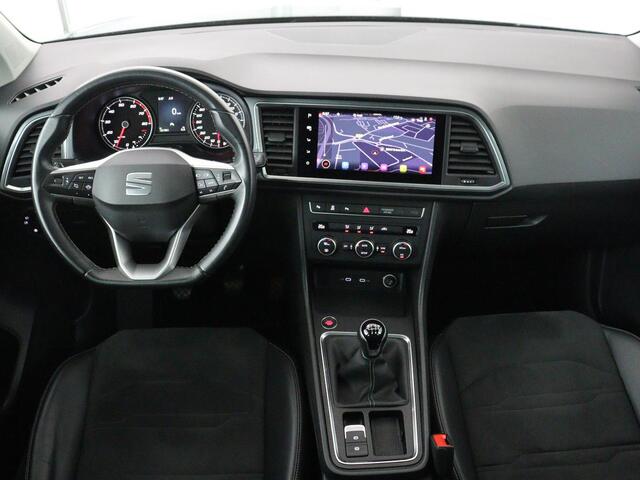 Seat ATECA 1.5 TSI Style Intense | Trekhaak | Leder/Alcantara | Carplay | Camera | Park Assist | Full LED | Navigatie | Climate control | Cruise control | Bluetooth