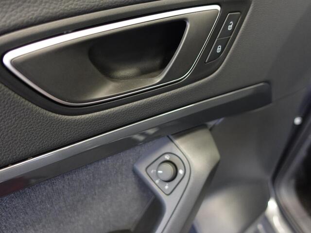 Seat ATECA 1.5 TSI Style Business Intense Airco Cruise Control Navigatie Virtual Cockpit Privacy Glass PDC VA Camera