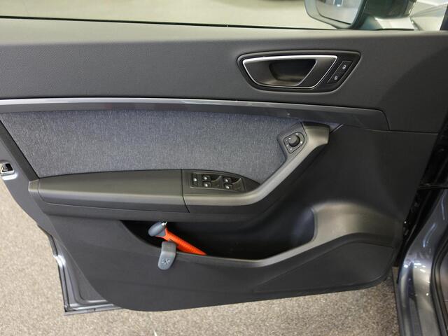 Seat ATECA 1.5 TSI Style Business Intense Airco Cruise Control Navigatie Virtual Cockpit Privacy Glass PDC VA Camera