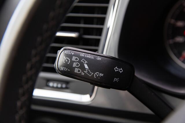 Seat ATECA 1.0 EcoTSI Style Business Intense , Trekhaak, Achteruitrijcamera, Carplay,