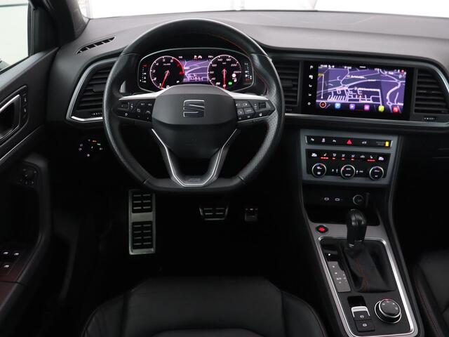 Seat ATECA 1.5 TSI FR Intense | Leder | Trekhaak | Stoelverwarming | Adaptive cruise | Standkachel | Camera | Carplay | Memory | Full LED | Keyless | Virtual Cockpit | Navigatie | Side Assist | Parkeerhulp