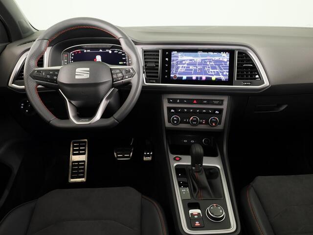 Seat ATECA 1.5 TSI FR Business Intense | Elektr. Panoramisch kanteldak| Velgen 'Exclusive Glossy Black', 19 inch | Kuipstoelen, Dinamica Aurora Blue (suede look) | Verwambare voorstoelen + Stuurwiel | Draadloze Carplay