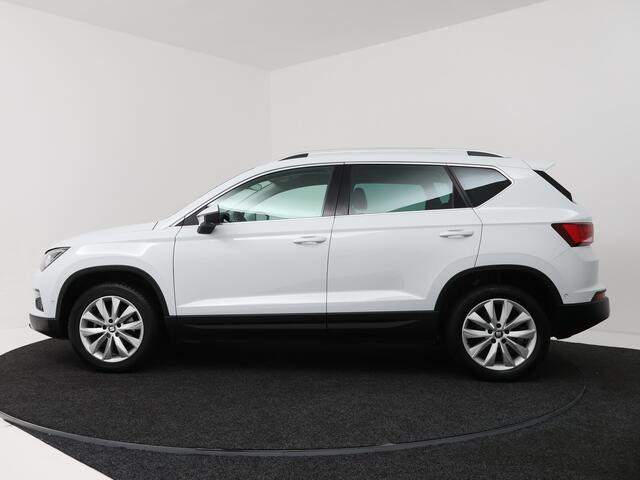 Seat ATECA 1.0 EcoTSI Style Business Intense | Wegklapbare Trekhaak | Camera | Apple Carplay/ Android Auto | Nederlandse Auto |
