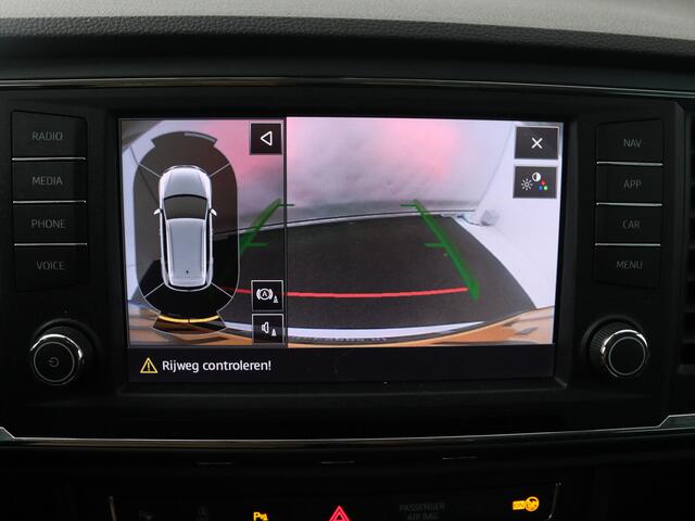 Seat ATECA 1.0 EcoTSI Style Business Intense | Wegklapbare Trekhaak | Camera | Apple Carplay/ Android Auto | Nederlandse Auto |