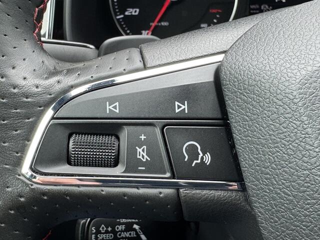 Seat ATECA 1.5 TSI FR Business Intense / Elekt. Wegklapbare Trekhaak (1.600KG) / Adaptieve Cruise Control / Apple Carplay&Android Auto / Verwarmde Voorstoelen / Fr Alcantara Sport Interieur / Premium Audio / Navigatie / Automatische Airco /