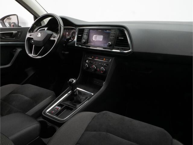 Seat ATECA 1.0 EcoTSI Style Business Intense Trekhaak/ Panoramadak/ Stoelverwarming/ Camera/ Parkeerhulp/ Navigatie