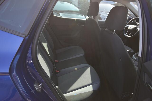 Seat Arona 1.0 TSI Style Business Intense , CLIMATR , A UITRIJ CAM , PDC V+A , NAVI , BL TOOTH ,