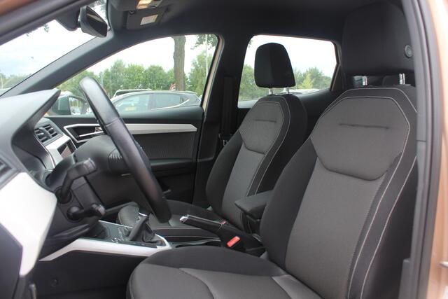 Seat Arona 1.0 TSI Xcellence Launch Edition / Camera / Navigatie / Keyless / Cruise Control / LED Koplampen / 17'' / DAB / Stoelverwarming / Dodehoek