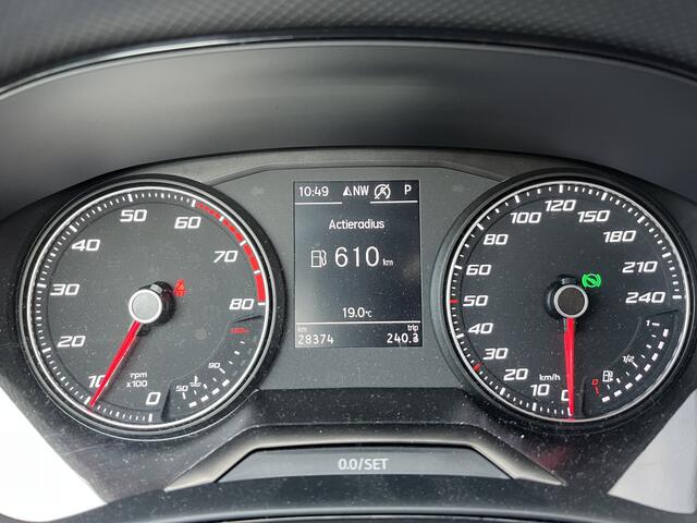 Seat Arona 1.0 TSI FR Business Intense / AUTOMAAT/ CRUISE/ FULL LINK/ PARK. SENSOREN + CAMERA/ CLIMA/ STOEL VERWARM./ NAVI/ DAB/ 17" LMV/ RIJ-MODI/ LED