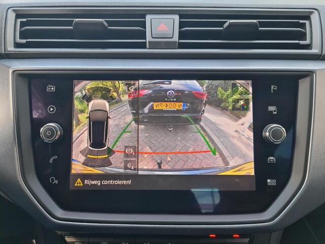 Seat Arona 1.0 TSI 95pk Style Business Intense / Trekhaak / Climate control / App-connect / Navigatie / Parkeersensoren voor + achter / Achteruitrijcamera / 16''LMV