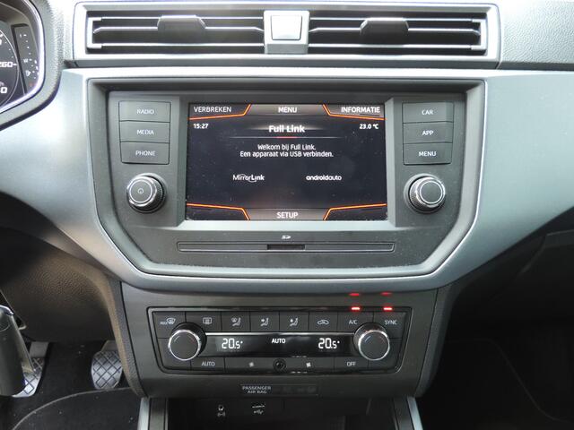 Seat Arona 1.0 TSI Style - Camera | Carplay | PDC v+a | Blindspot | Afn. trekhaak