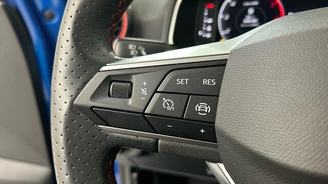 Seat Arona 1.0 EcoTSI FR Business Connect | Automaat | LED | CarPlay | Stoelverwarming | Camera |