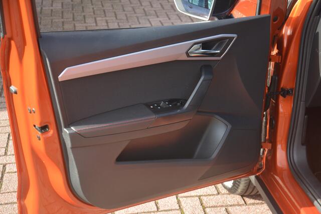 Seat Arona 1.0 TSI FR | Navigatie | Full link | Drive mode | Cruise-control | PDC | DAB+ |