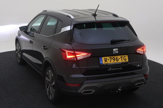 Seat Arona 1.0 TSI FR Business Intense / PARK. SENSOREN/ TREKHAAK/ LED PLUS/ NAVI/ VIRTUAL COCKPIT/ GETINT GLAS/ LEDER & ALCANTARA/ 18" LMV