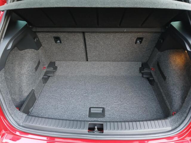 Seat Arona 1.5 TSI (150pk) FR Business Intense + Beats audio + 18 inch etc.etc.