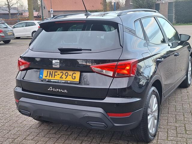 Seat Arona 1.0 EcoTSI Style Business Connect Airco/Navigatie/Cruisecontrol/Parkeersensoren/Draadloos laden van telefoon