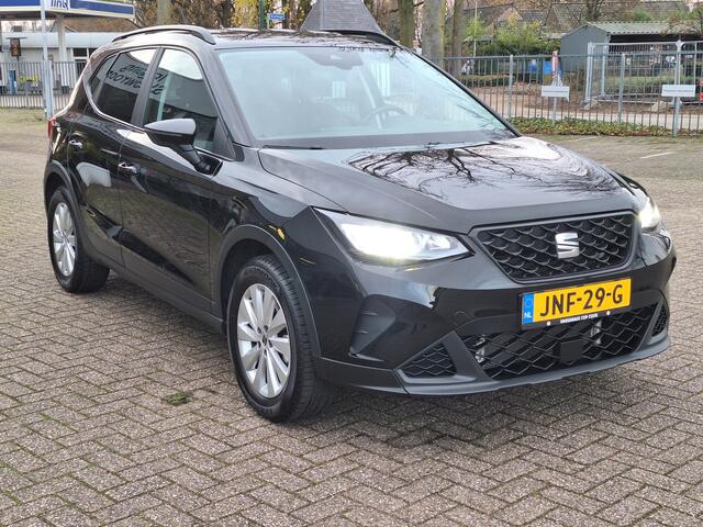 Seat Arona 1.0 EcoTSI Style Business Connect Airco/Navigatie/Cruisecontrol/Parkeersensoren/Draadloos laden van telefoon
