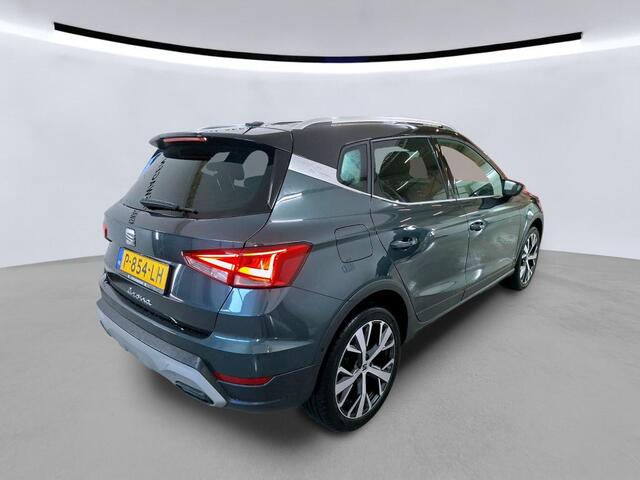 Seat Arona 1.0 TSI 95PK Xperience / LED / Stoelverwarming / App-connect / Parkeersensoren V+A / Achteruitrij camera / Donker glas / 18''LMV