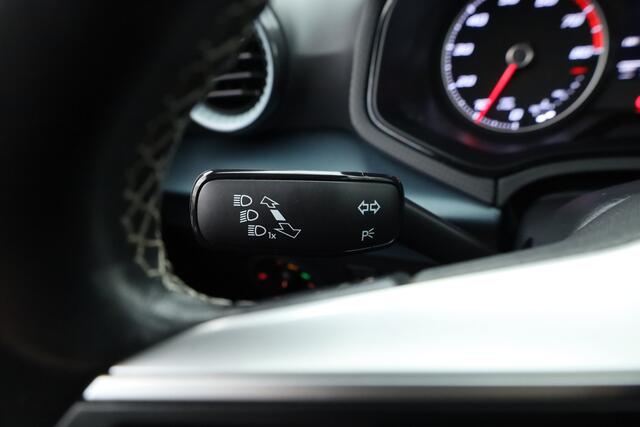 Seat Arona 1.0 TSI Xperience | Stoelverw. | Keyless | Cruise | Apple CarPlay & Android Auto | LED