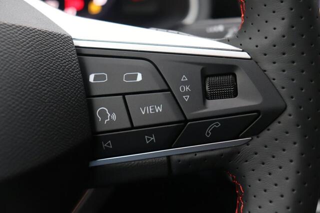 Seat Arona 1.0 EcoTSI FR Business Connect / Black Pack / Achteruitrijcamera / Keyless Entry/Go / Verwarmbare voorstoelen / Apple CarPlay(TM) & Android Auto(TM)