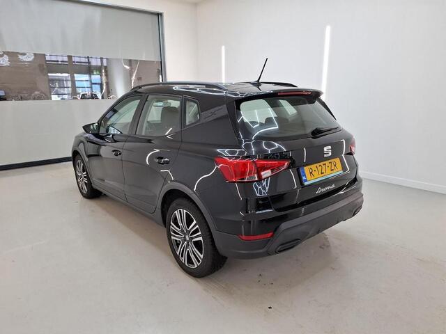 Seat Arona 1.0 TSI Style Navigatie Apple Carplay/ Android Auto Parkeersensoren achter Full LED Cruise Control Climate Control Bluetooth Lichtmetalen velgen