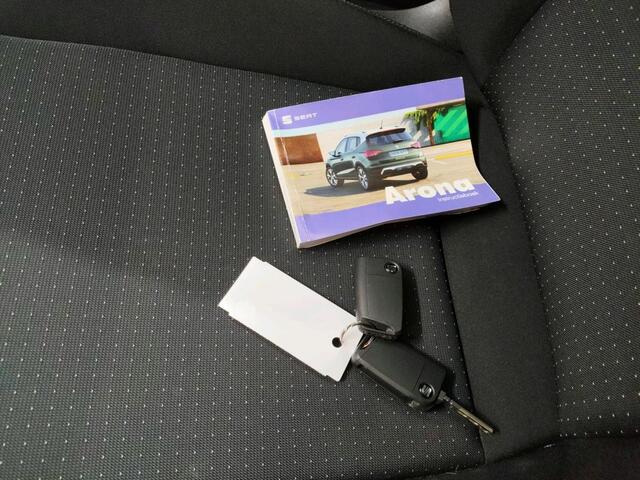 Seat Arona 1.0 TSI 95pk Style / App. connect / Climate controle / Parkeersensoren achterzijde / LM Velgen