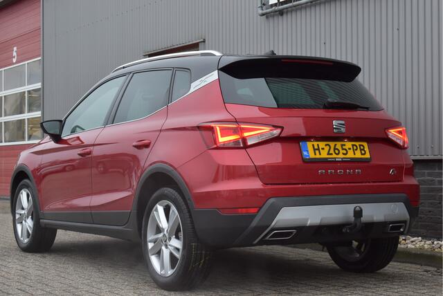 Seat Arona 1.5 TSI EVO FR Business Intense Afn. Trekhaak, Cruise, Stoelverwarming, Carplay, Camera, Parkassist