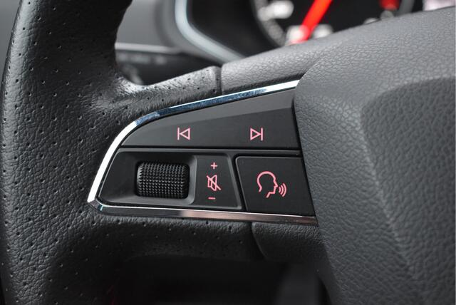 Seat Arona 1.5 TSI EVO FR Business Intense Afn. Trekhaak, Cruise, Stoelverwarming, Carplay, Camera, Parkassist