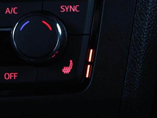 Seat Arona 1.0 TSI FR Intens Plus | Stoelverwarming | Leder/Alcantara | Adaptive cruise | Camera | Virtual Cockpit | Carplay | Navigatie | Keyless | Full LED | Dodehoek detectie | Climate control | Park Assist