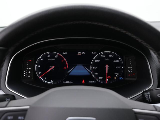 Seat Arona 1.0 TSI 95 pk Style Business Connect | Trekhaak | Stoelverwarming | Parkeersensoren achter