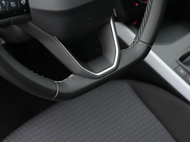 Seat Arona 1.0 TSI 95 pk Style Business Connect | Trekhaak | Stoelverwarming | Parkeersensoren achter